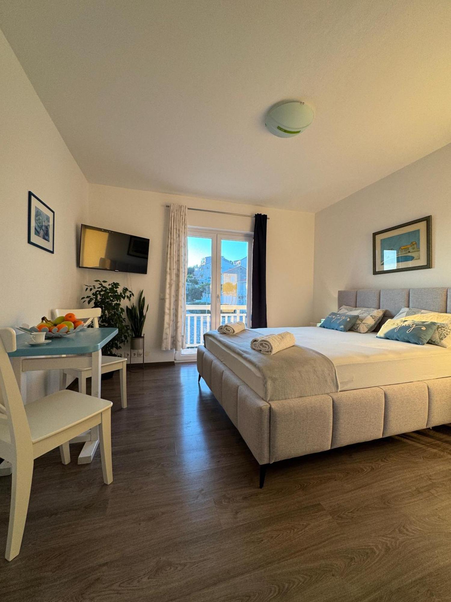 Guest House Kovacevic Hvar Town Bagian luar foto